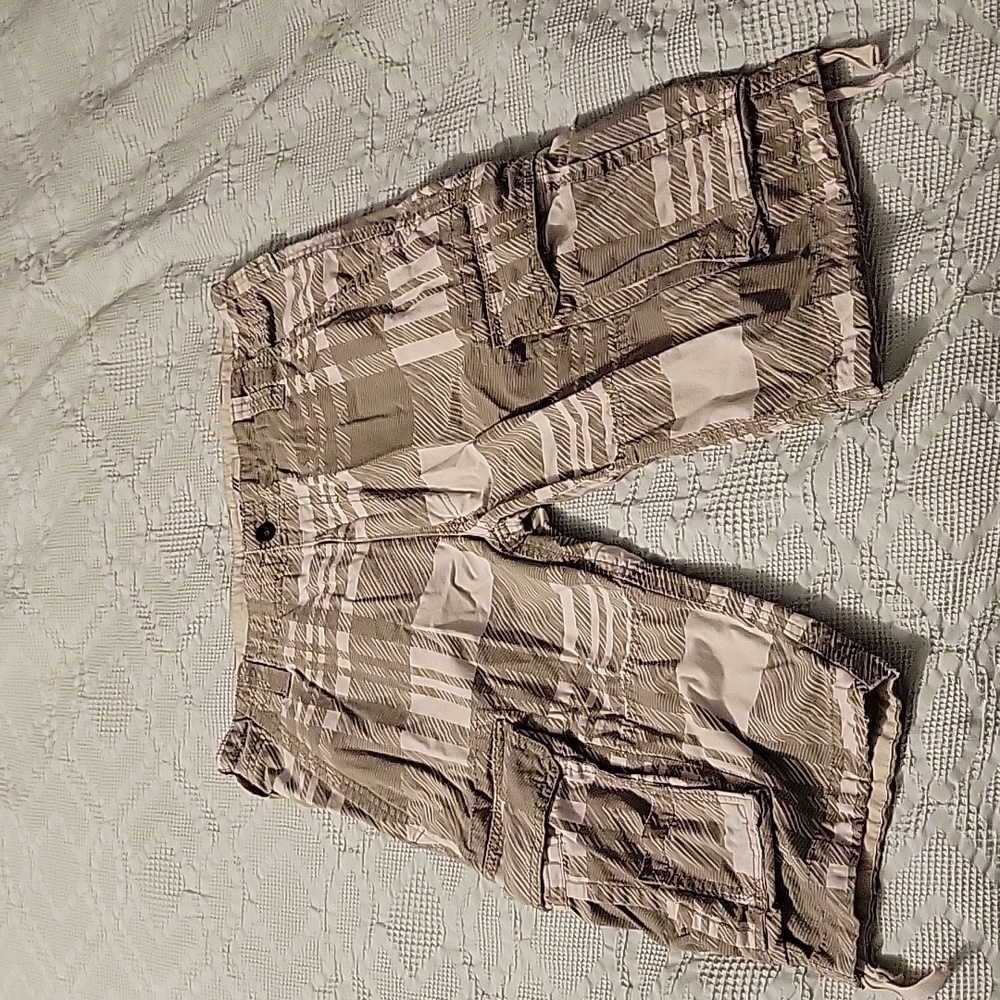 WearFirst Cargo Shorts. Below the knee. Waist 36. Inseam 14.